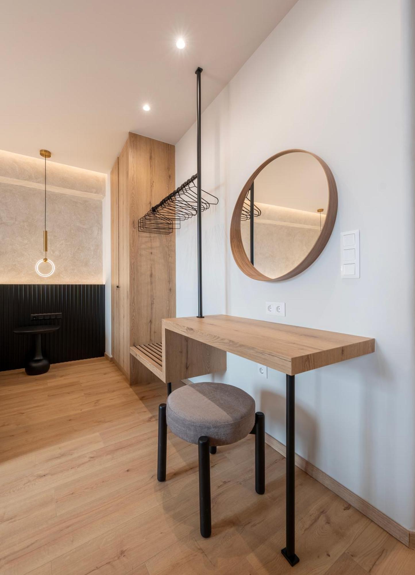 Derouse Eva Suite Jacuzzi & Sauna 雅典 外观 照片